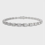 Load and play video in Gallery viewer, Hesperia Round Cut Diamond Tennis Bracelet Prong Set (4 ctw)
